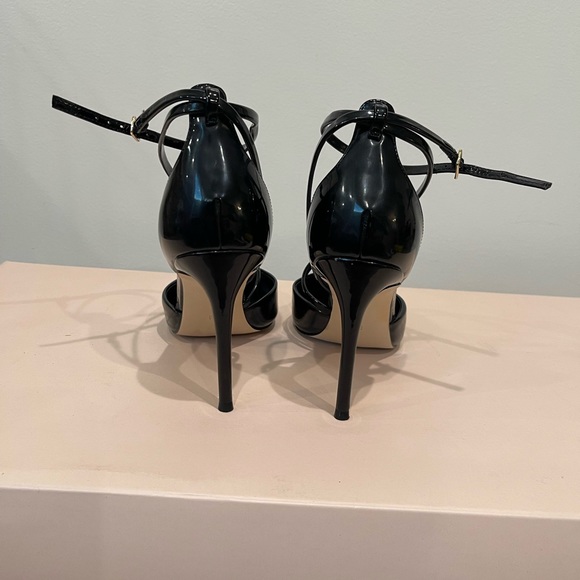 Guess Bizzy Pump in Black Patent Leather - Picture 4 of 8